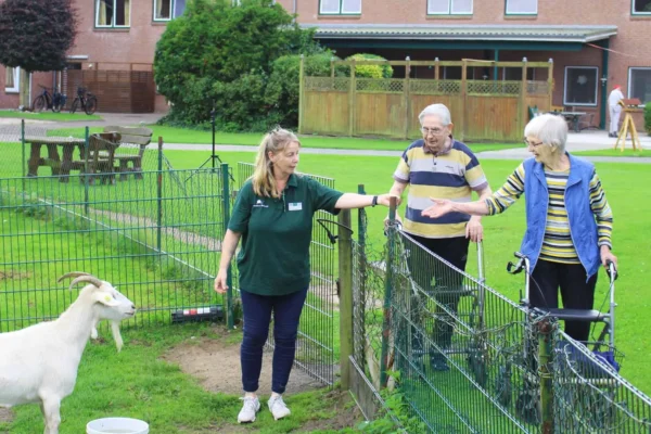 Friesenhaus Dellbrück_Bilder Webseite_Bewohner_1920x1080-aussenbereich-tiere